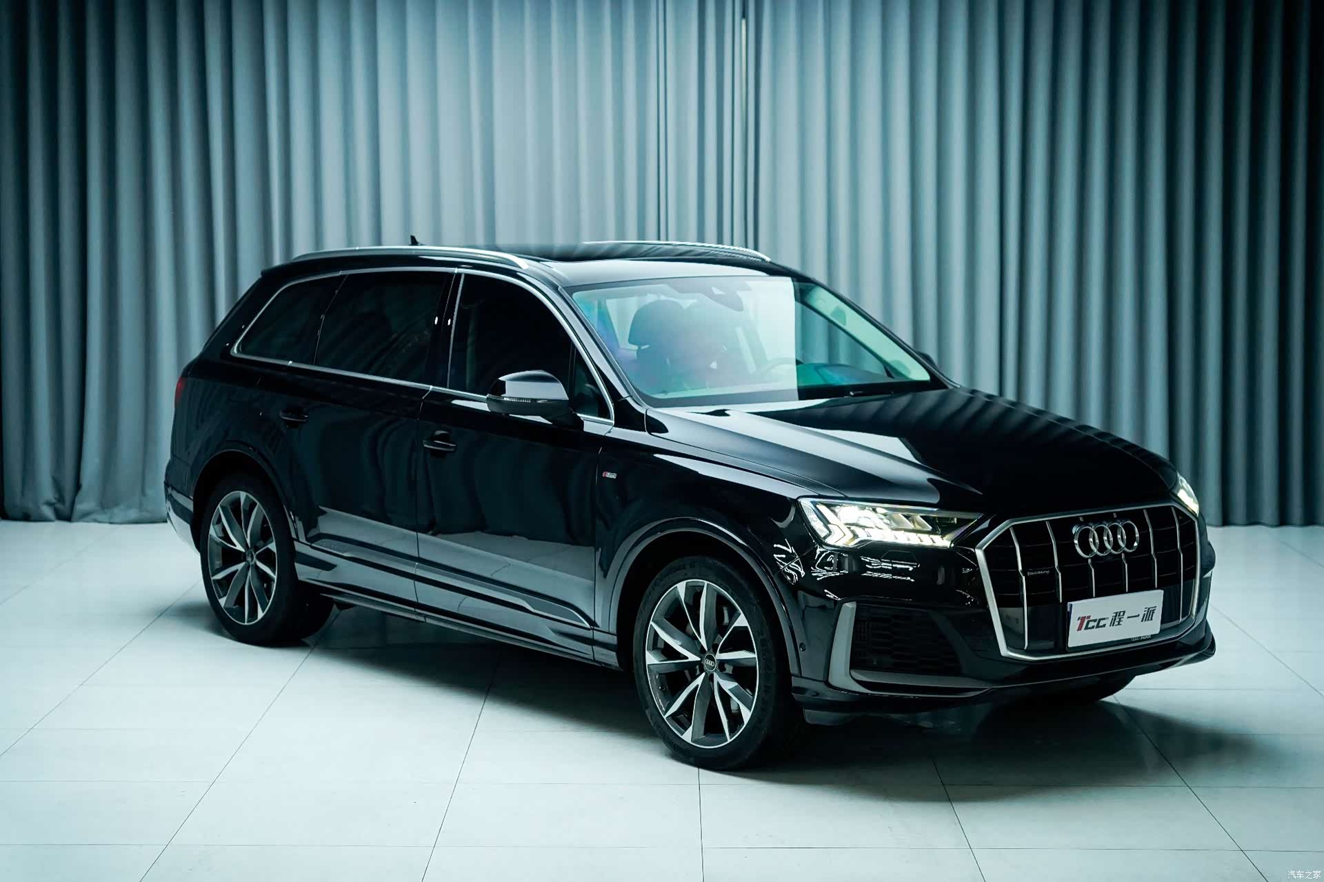 Audi Q7, 2023 все фото