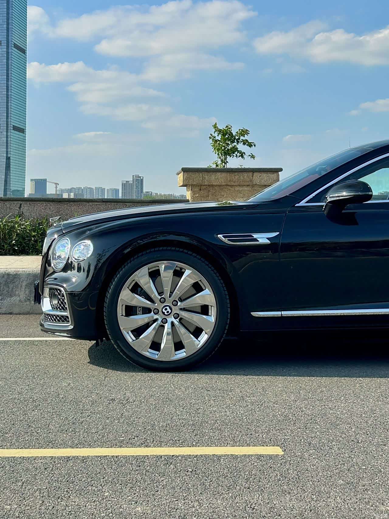 Bentley Flying Spur, 2021 3
