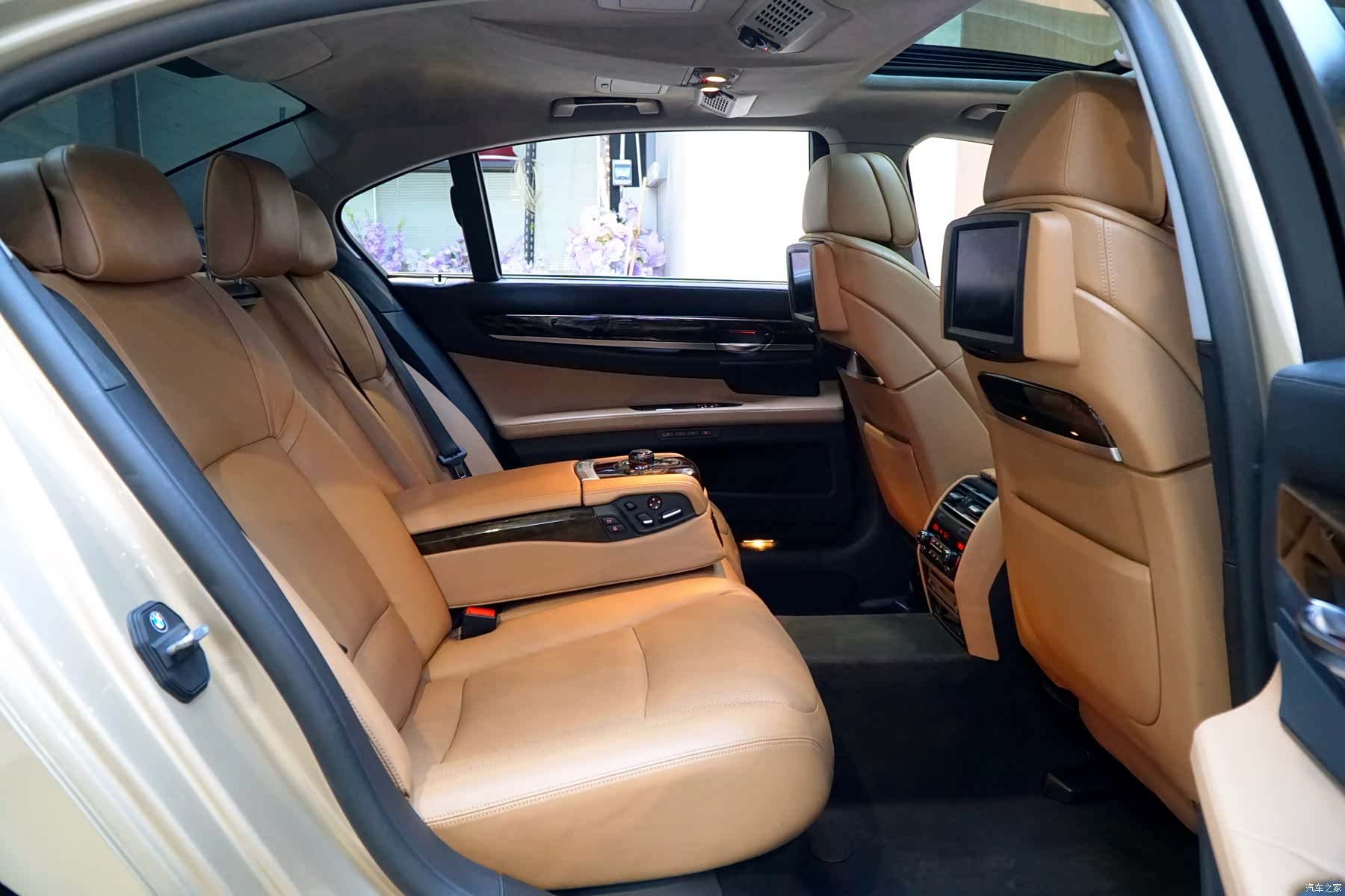 BMW 7 Series, 2012 10