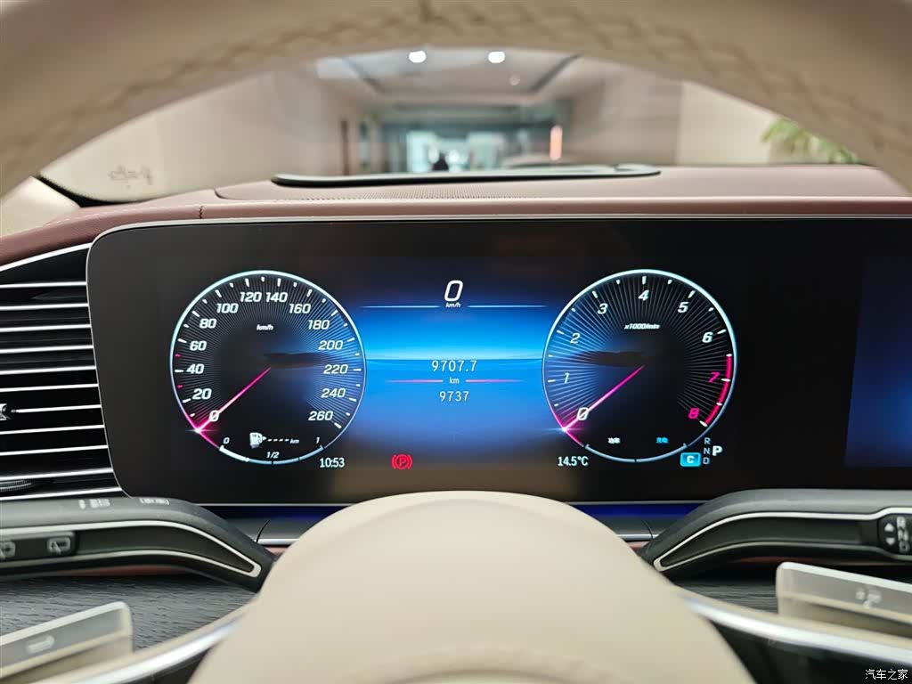 Maybach GLS, 2025 10