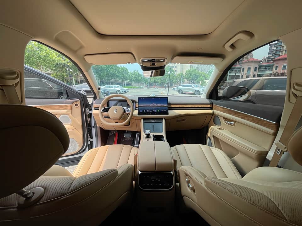 AITO Ask the world M7