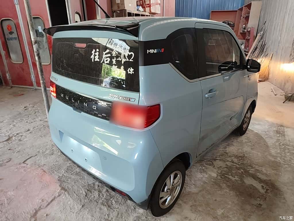 Wuling MINIEV, 2020 все фото