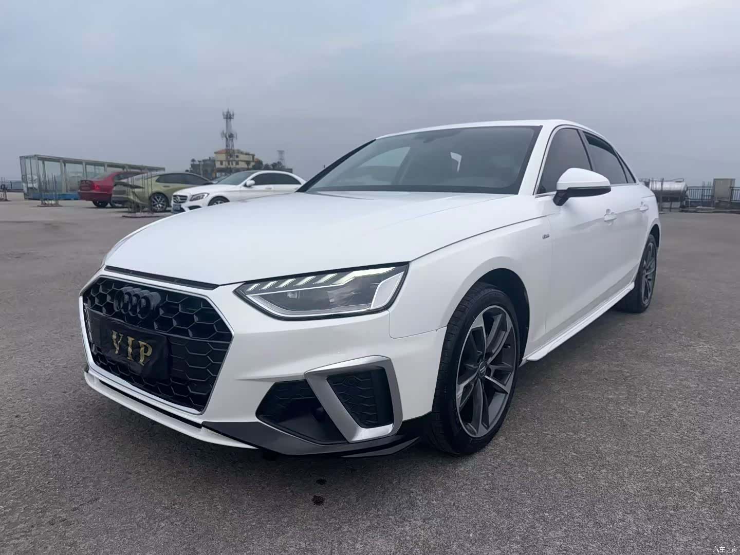 Audi A4L, 2023 1
