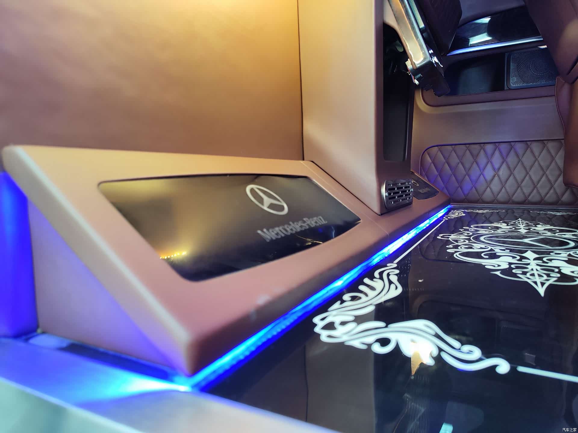 Mercedes-Benz V-Class, 2020 28
