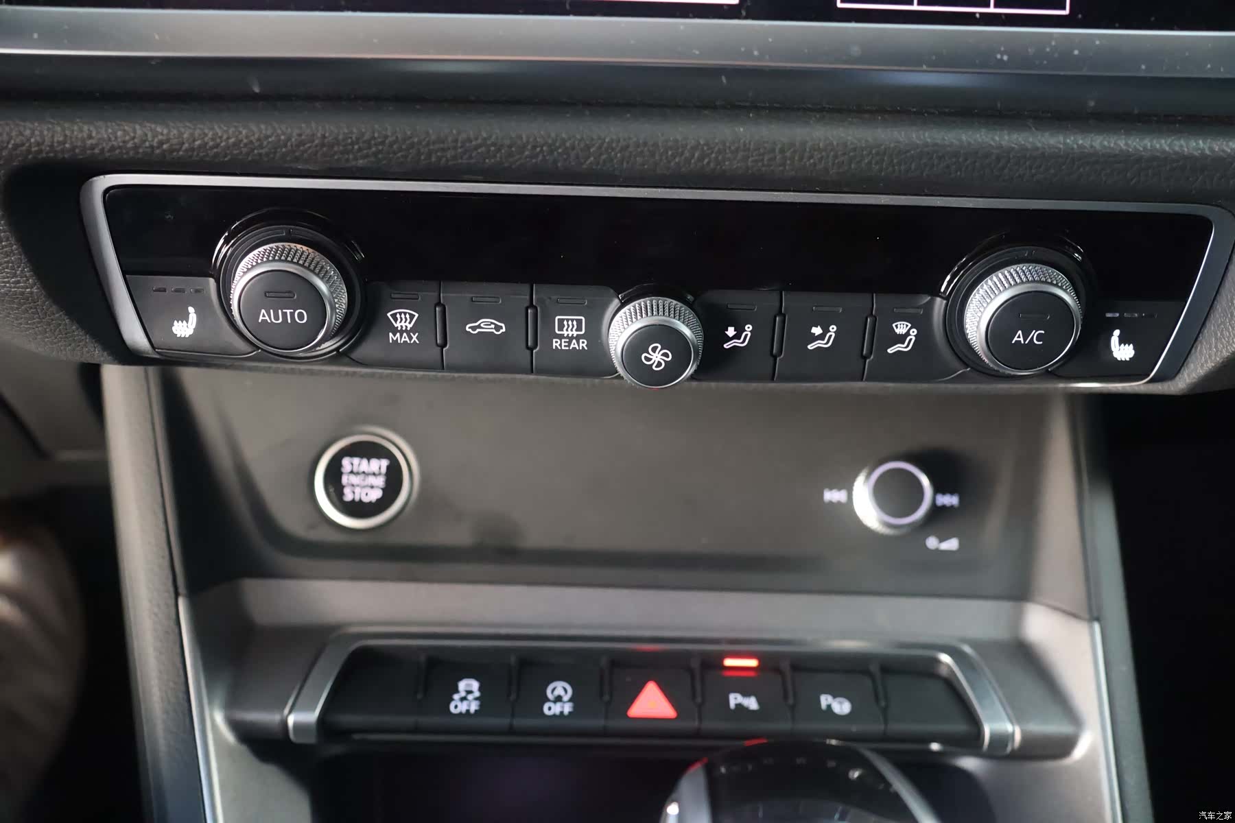 Audi Q3, 2023 13