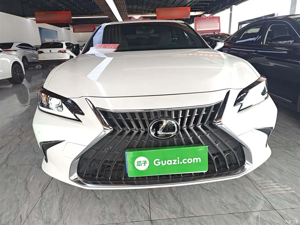 Lexus ES, 2023 3