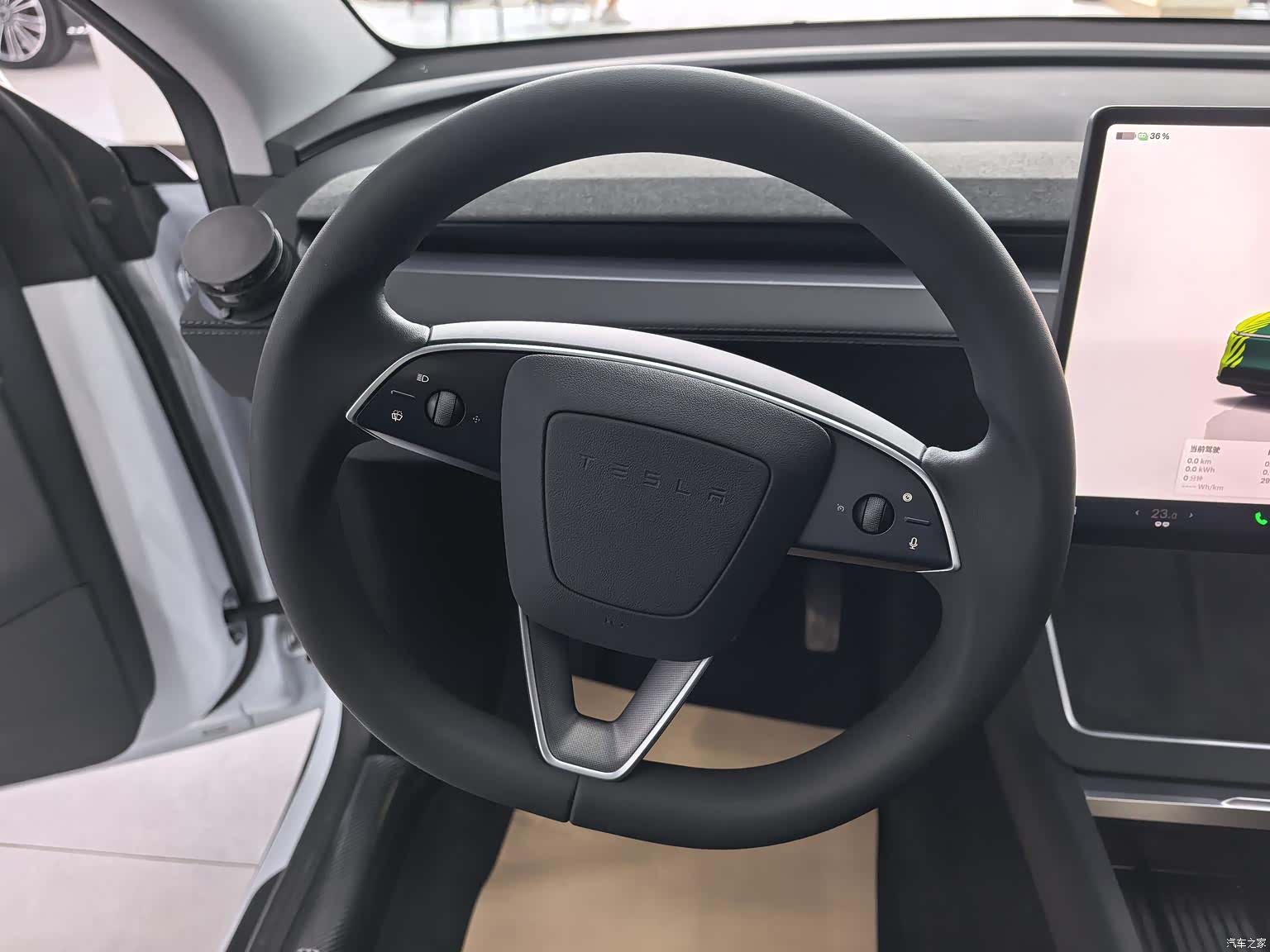 Tesla Model Y, 2025 все фото