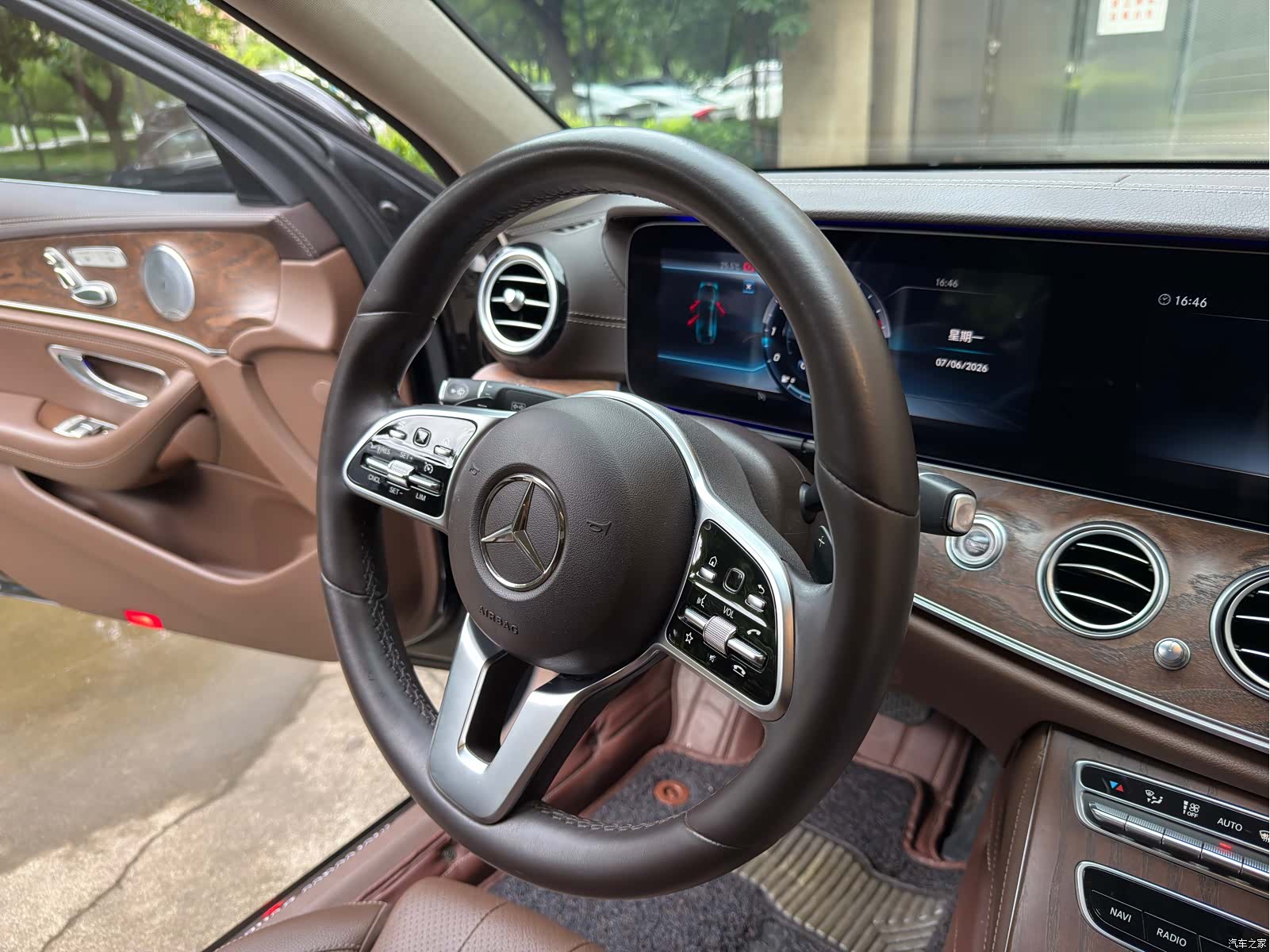 Mercedes-Benz E-Class, 2019 14