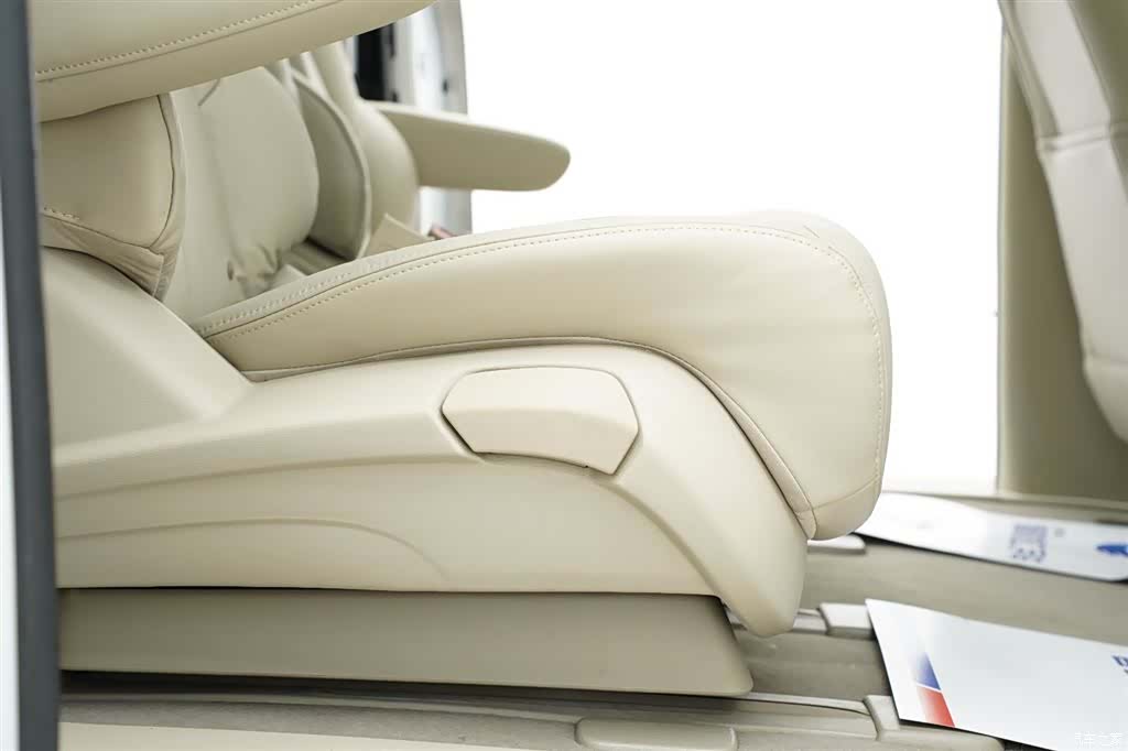 Buick GL8, 2014 27