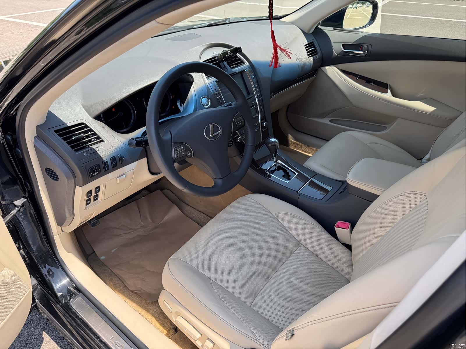 Lexus ES, 2011 10