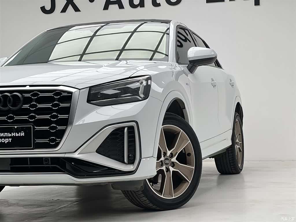 Audi Q2L, 2021 6