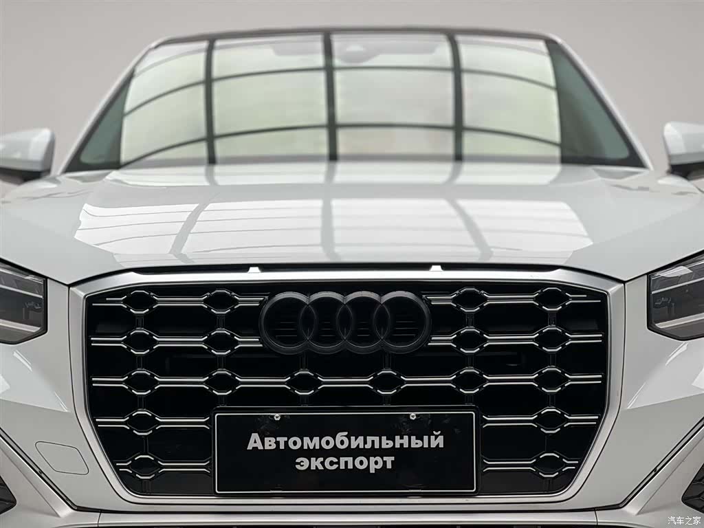 Audi Q2L, 2021 все фото