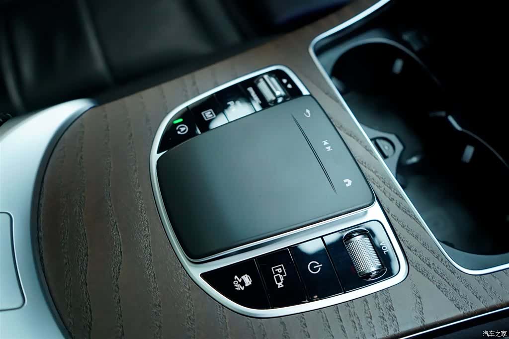Mercedes-Benz GLC, 2019 13