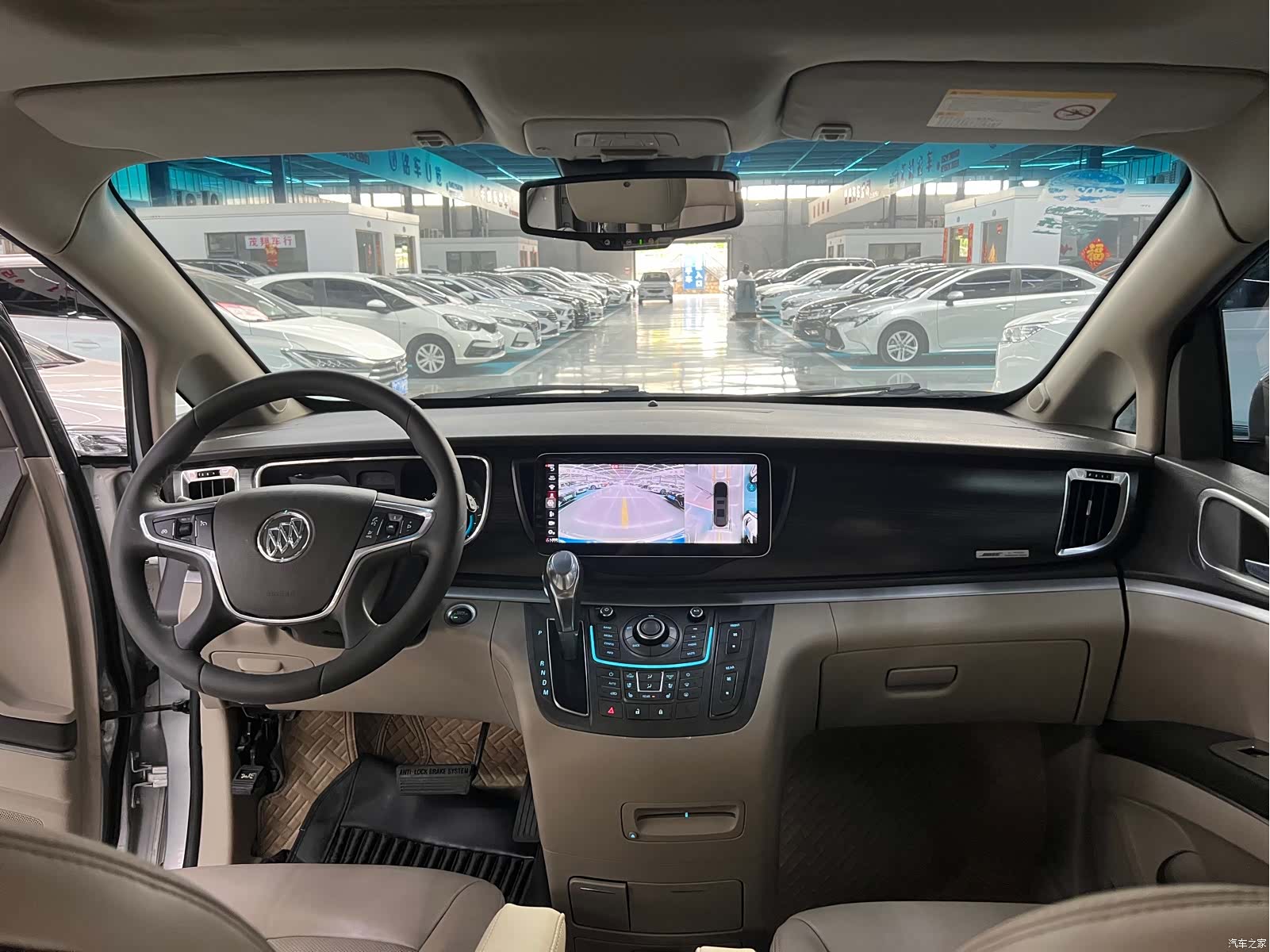 Buick GL8, 2013 9