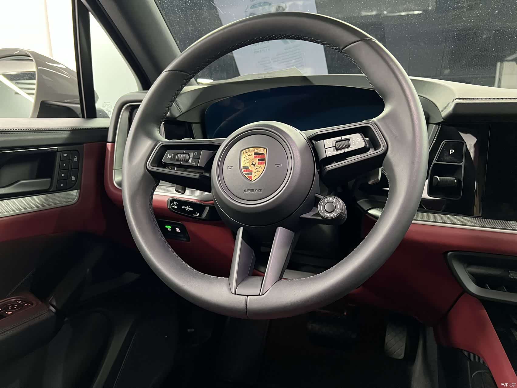 Porsche Cayenne, 2025 11