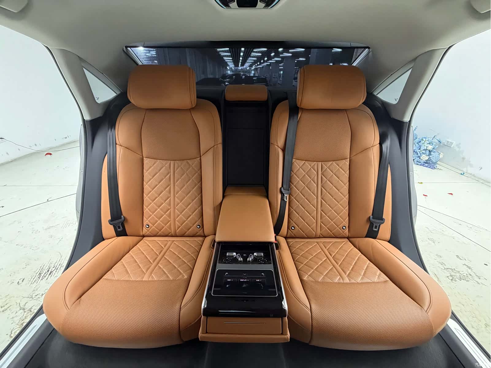 Audi A8L, 2024 21