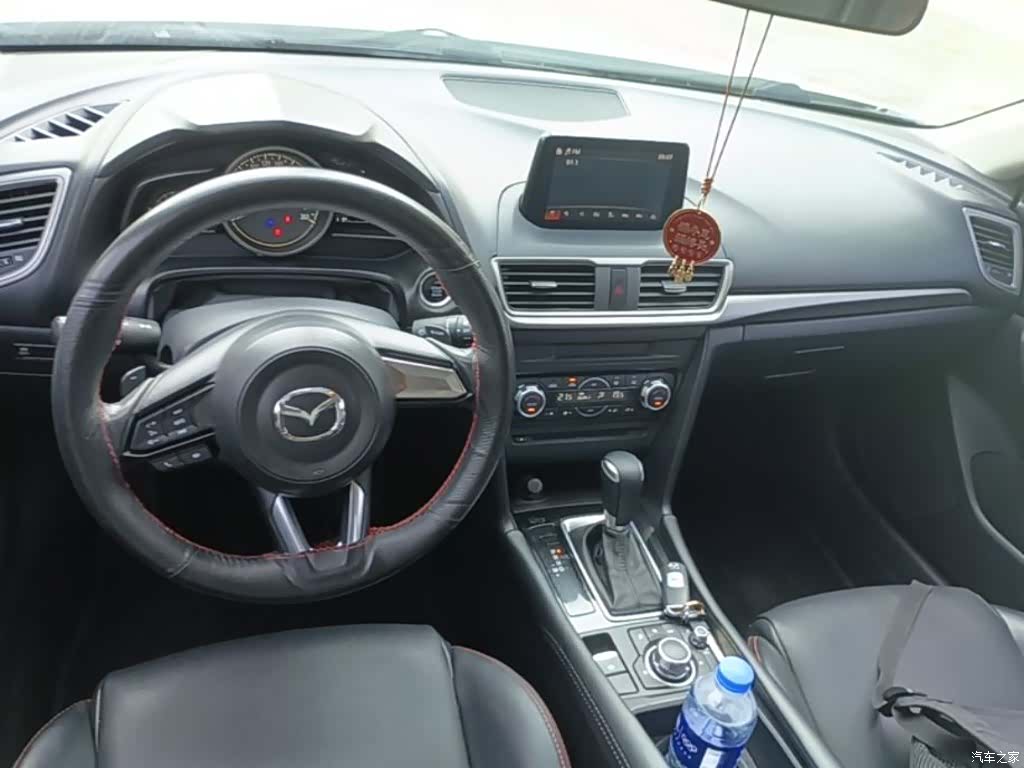 Mazda Mazda3, 2018 10