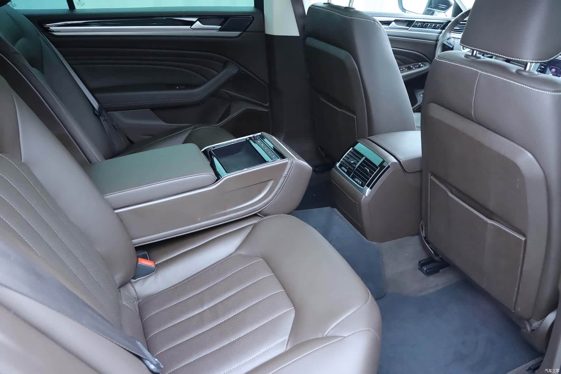 Volkswagen Phideon, 2023 13