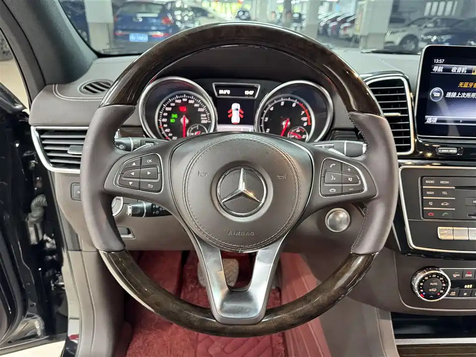 Mercedes-Benz GLS Mercedes-Benz GLS