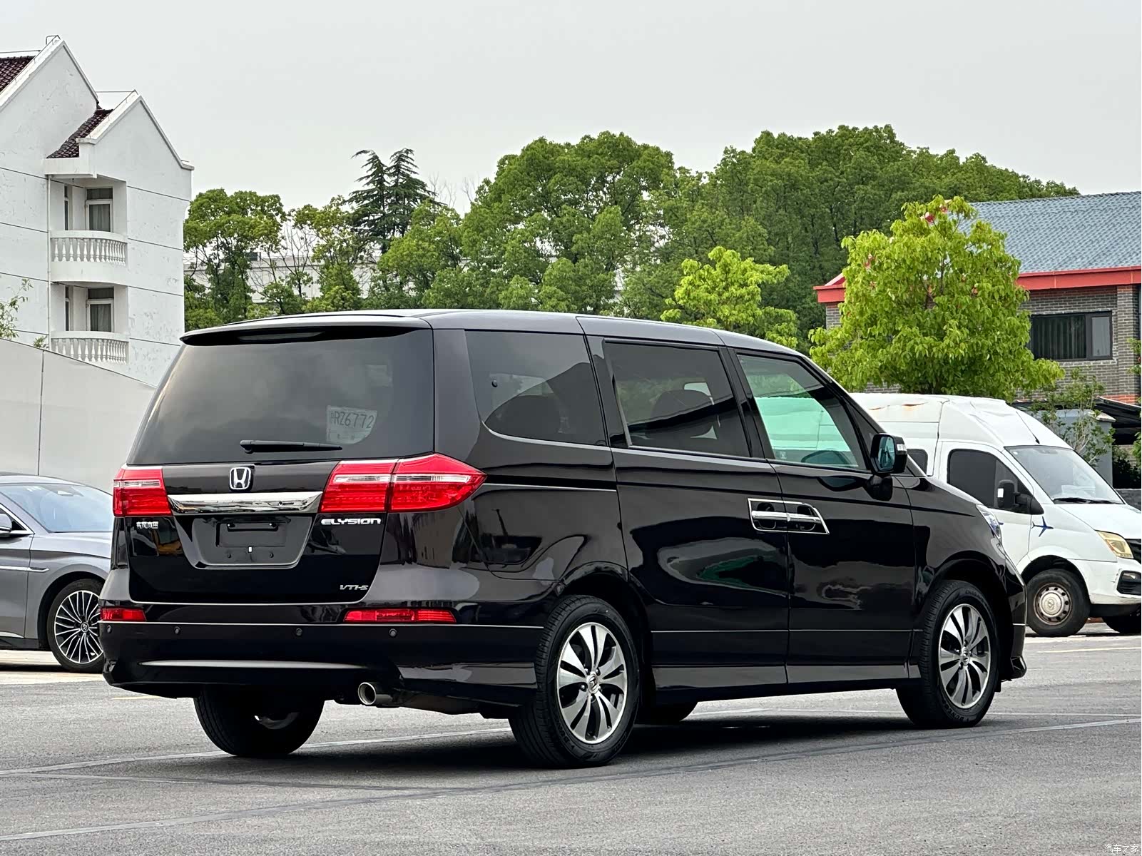 Honda Elysion, 2014 8