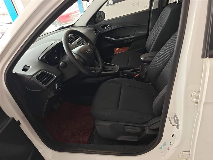 Ford Focus 2021, фото 15