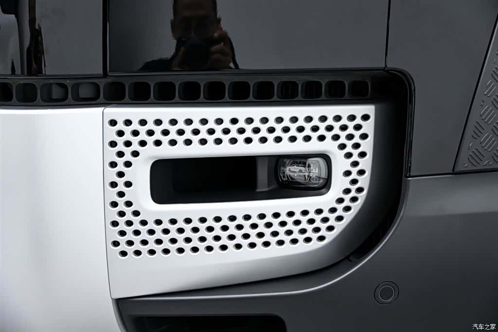 Land Rover Defender, 2024 10