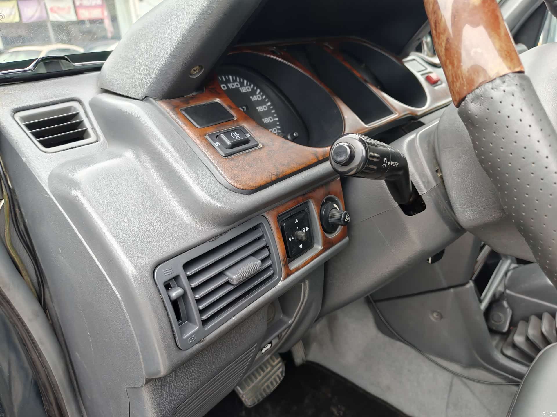 Mitsubishi Pajero, 1996 30
