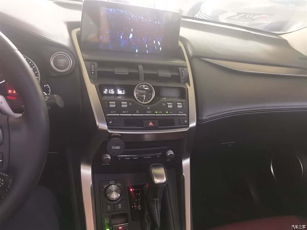 Lexus NX, 2018 все фото