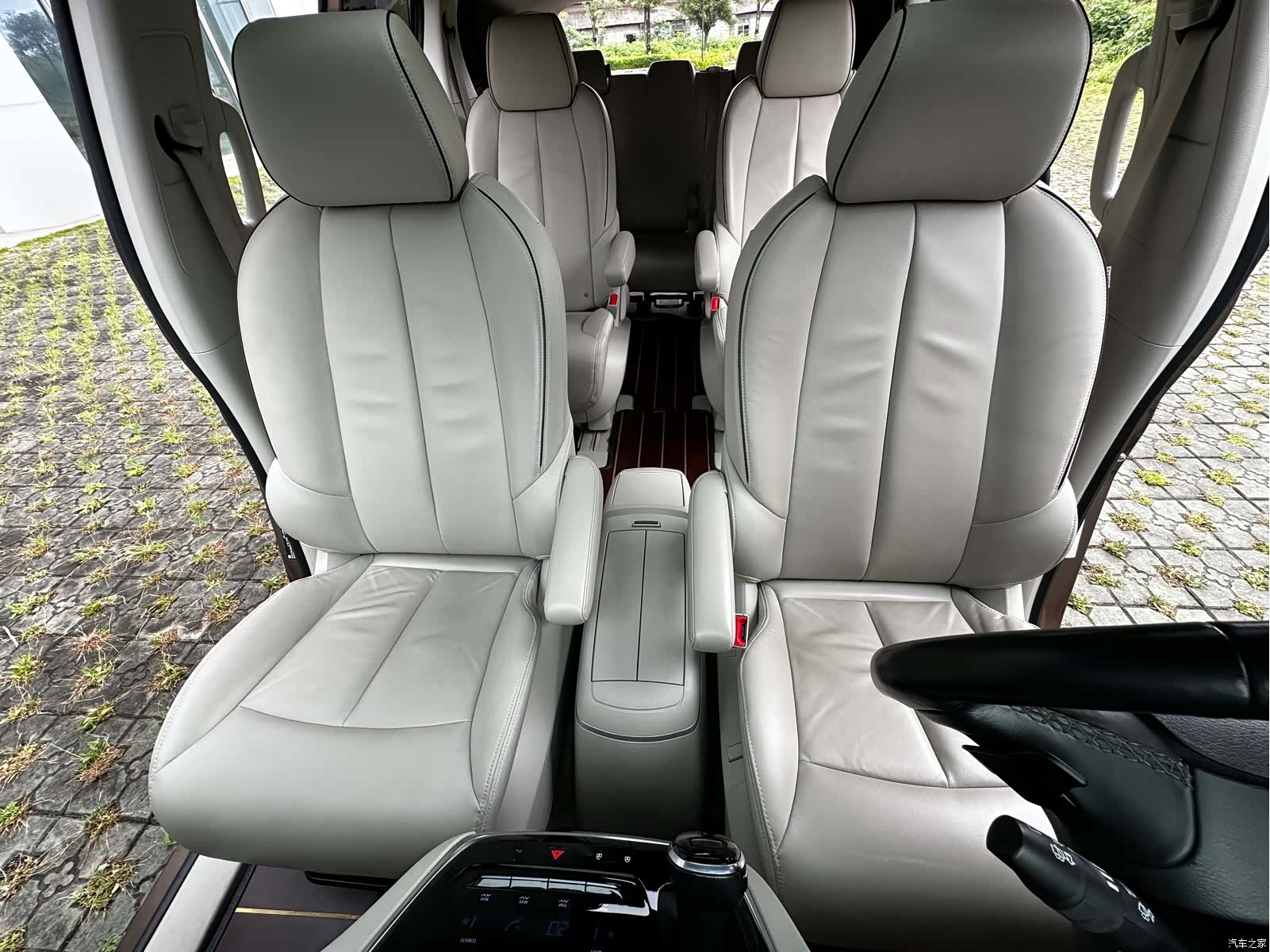 Buick GL8, 2020 24
