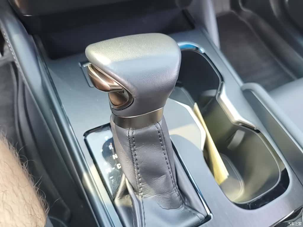 Lexus ES, 2022 14