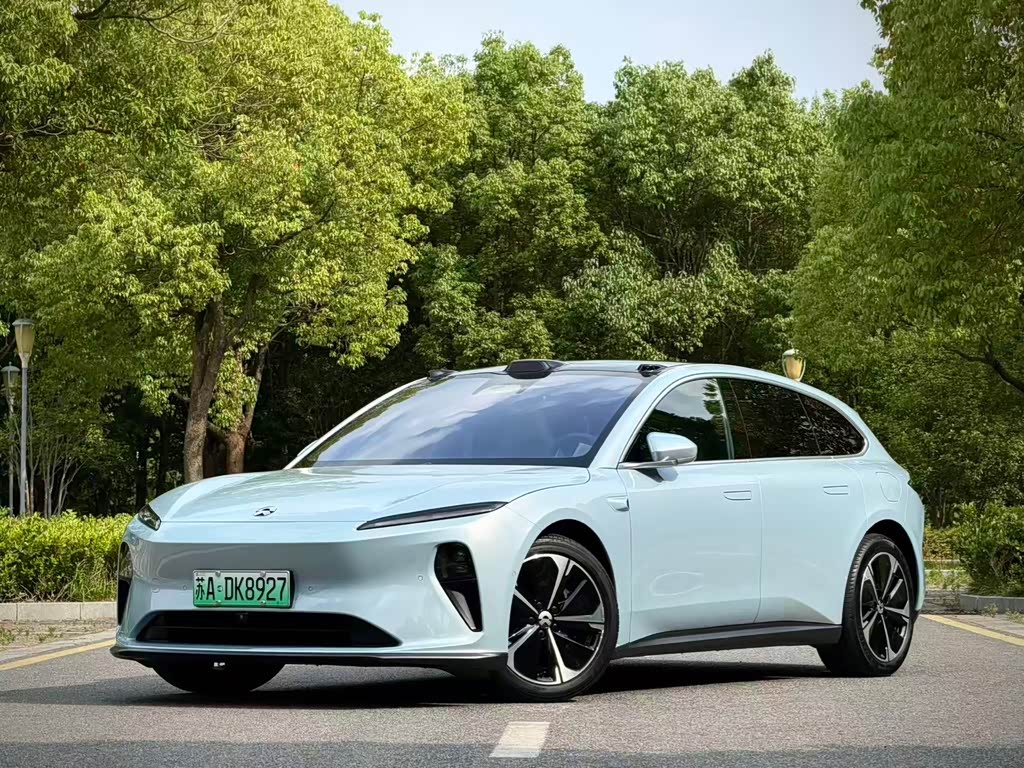 NIO ET5