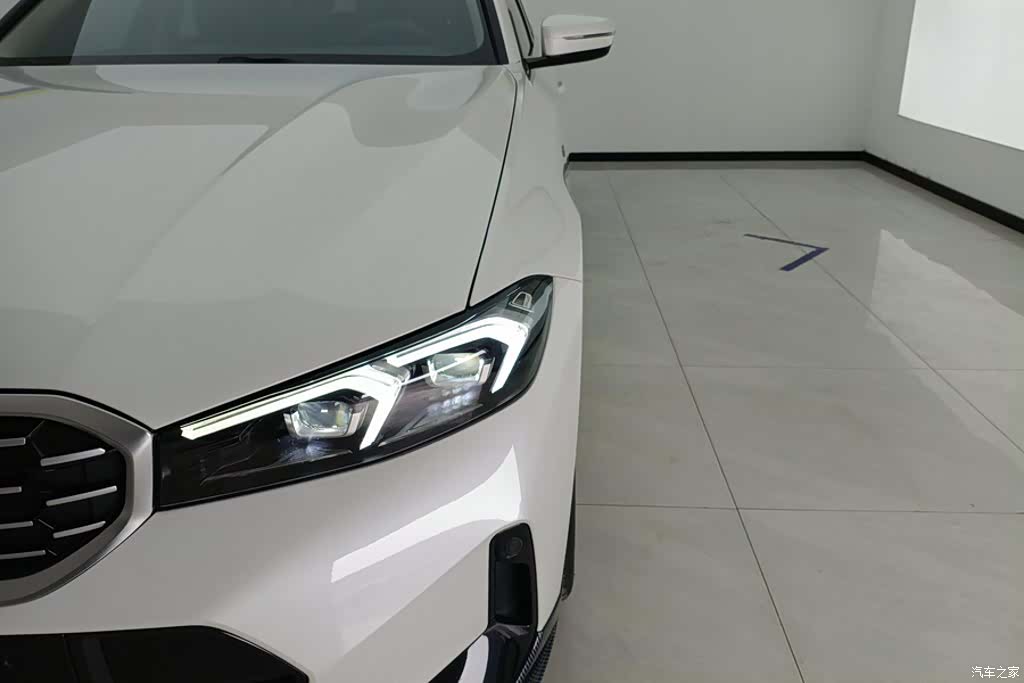 BMW 3 Series, 2024 все фото