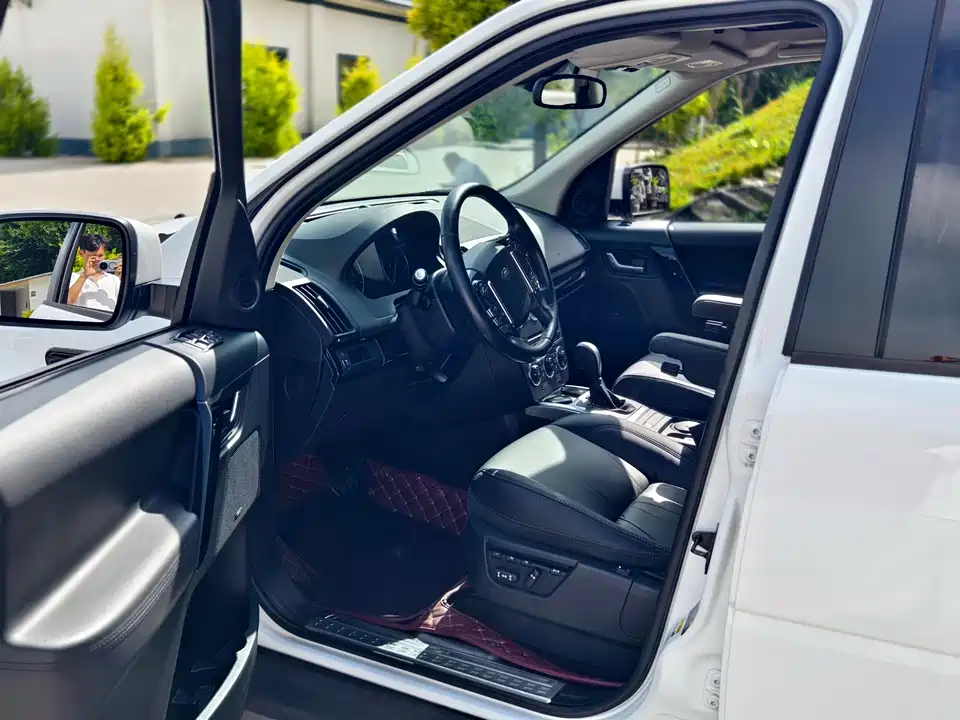 Land Rover Freelander 2