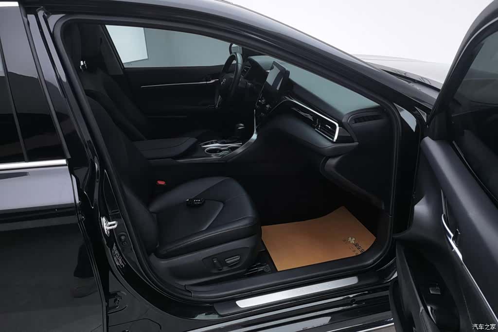 Toyota Camry, 2023 8