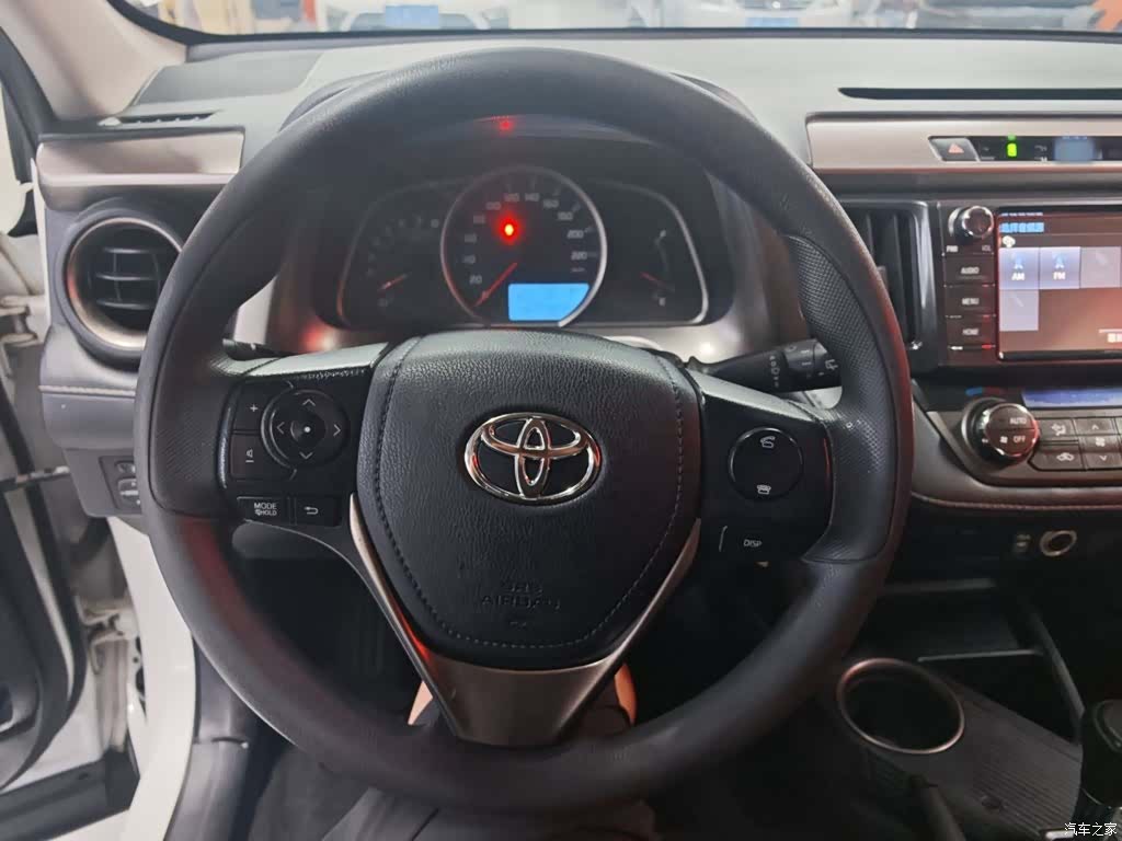 Toyota RAV4, 2016 3
