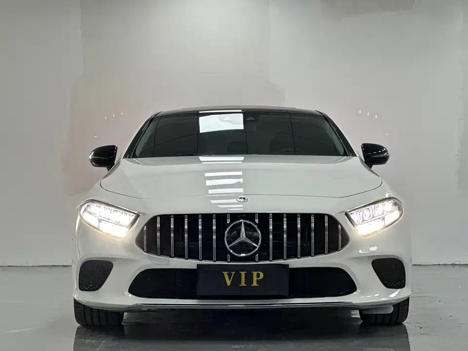 Mercedes-Benz CLS Mercedes-Benz CLS