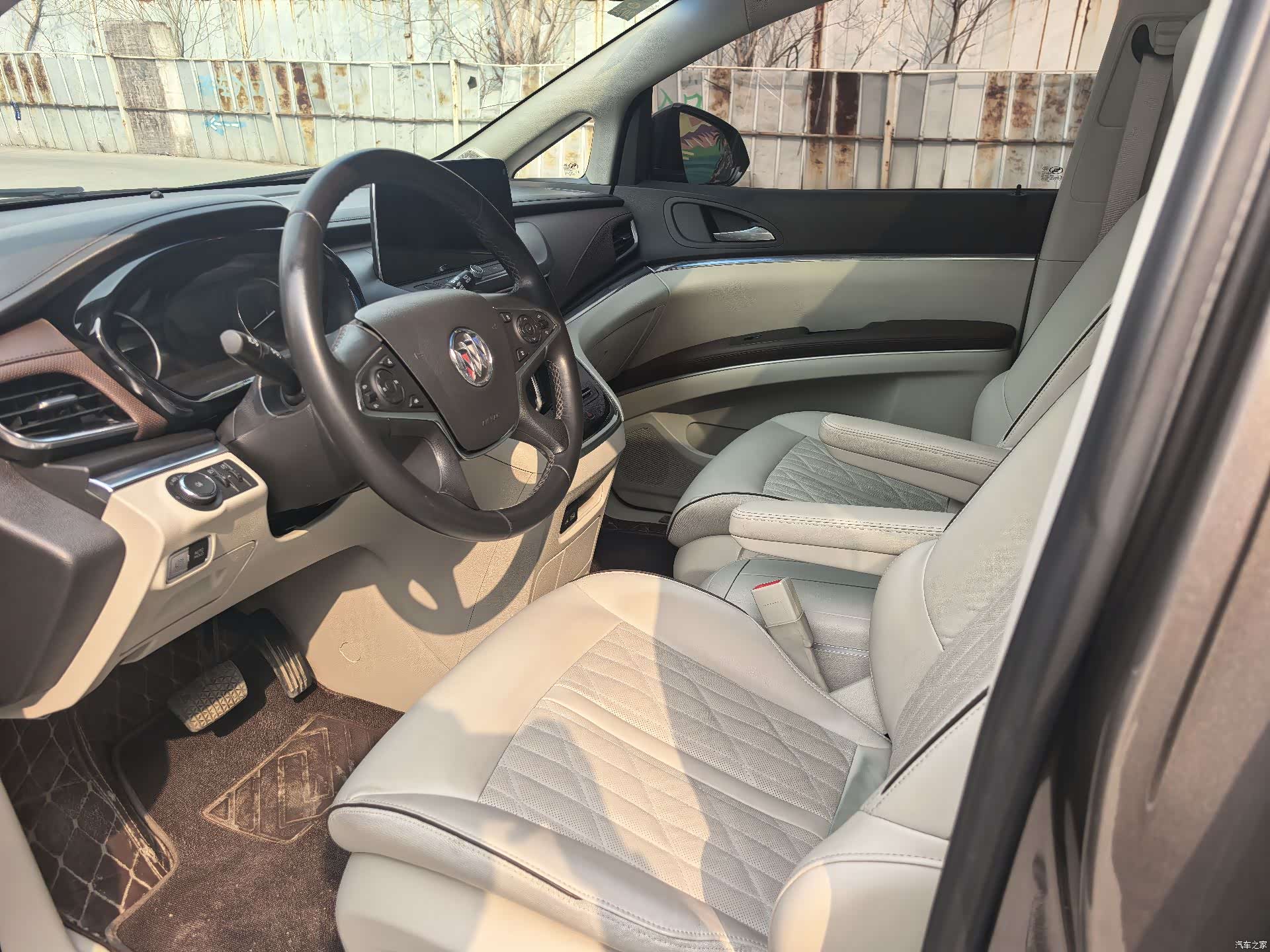 Buick GL8, 2022 4