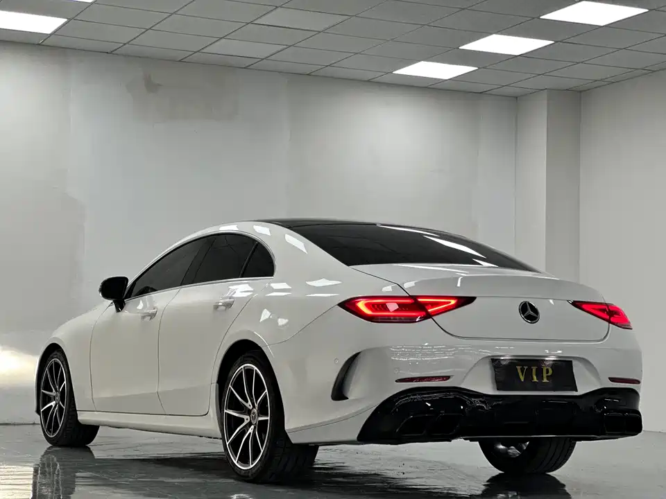 Mercedes-Benz CLS Mercedes-Benz CLS