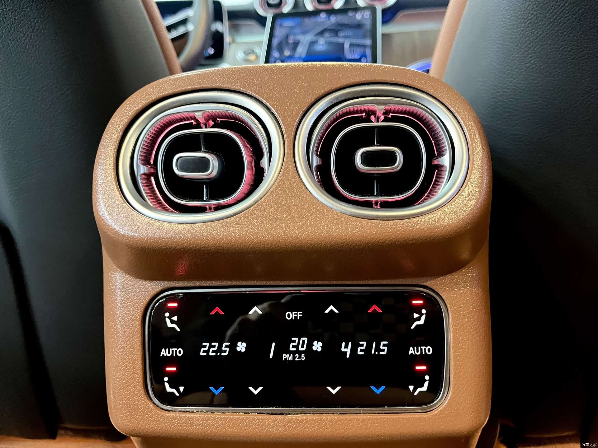 Mercedes-Benz GLC, 2024 8