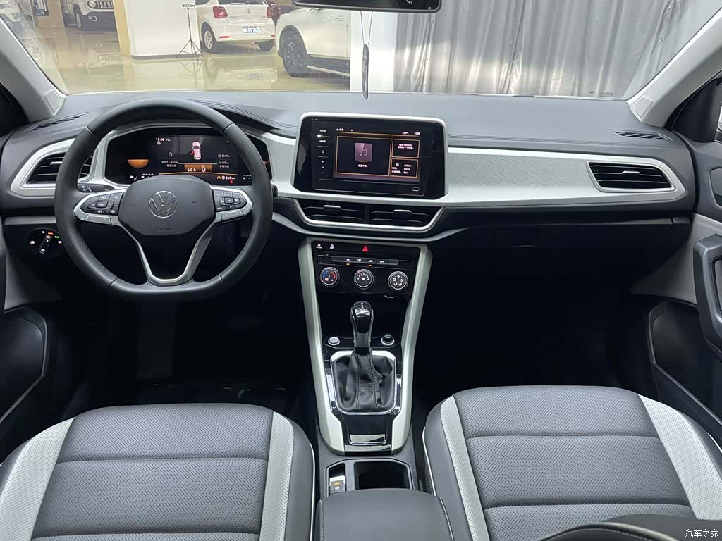 Volkswagen T-ROC, 2025 6
