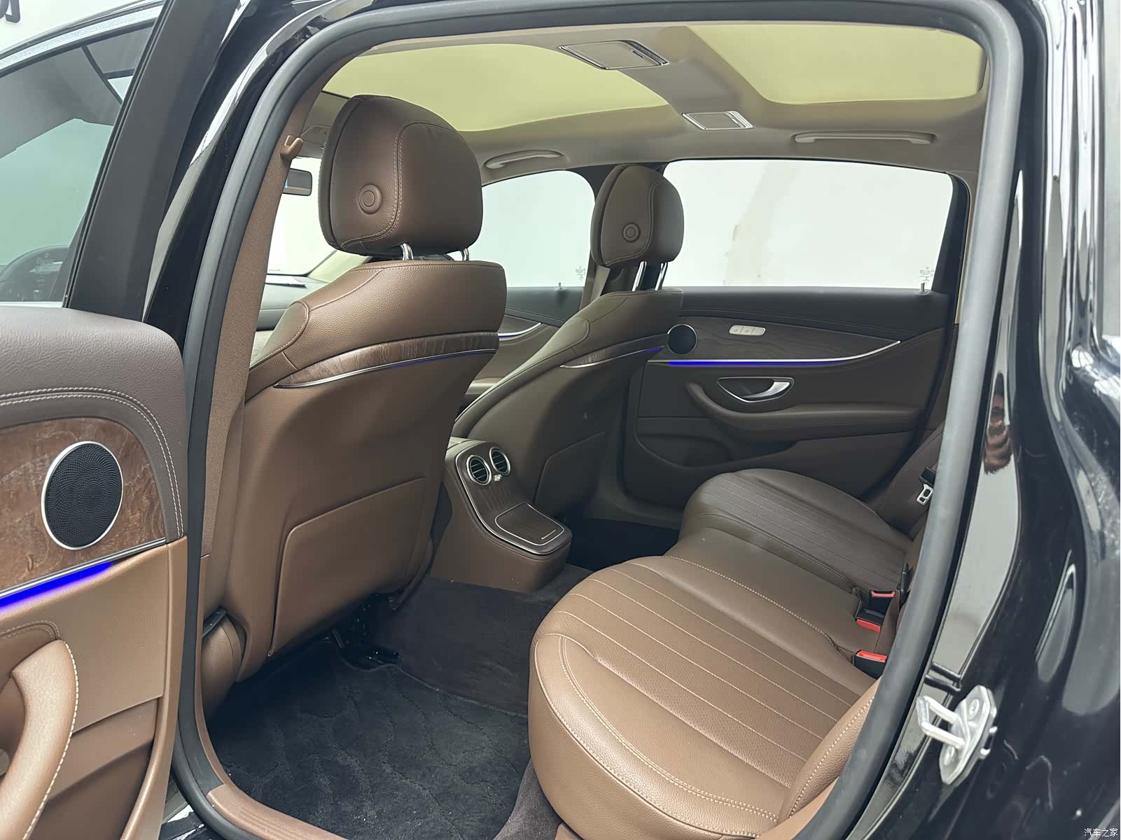 Mercedes-Benz E-Class, 2020 12
