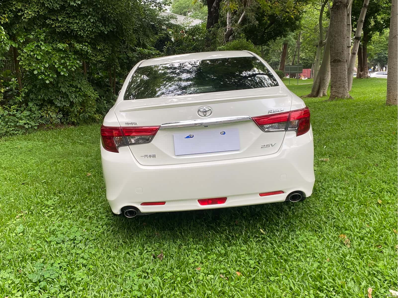 Toyota 2.5V, 2016 25