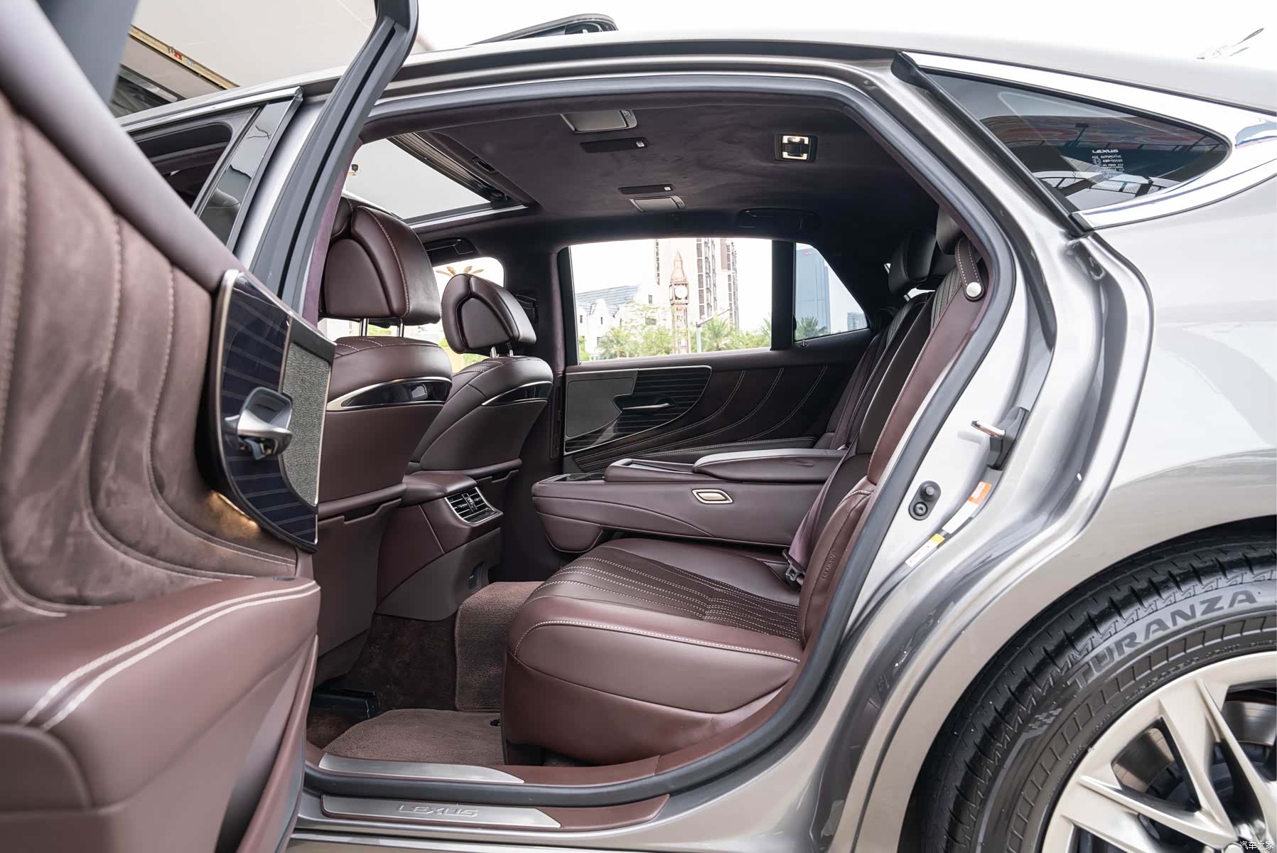 Lexus LS, 2018 10