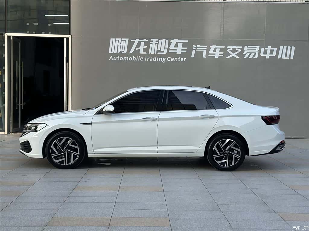 Volkswagen Sagitar, 2025 18