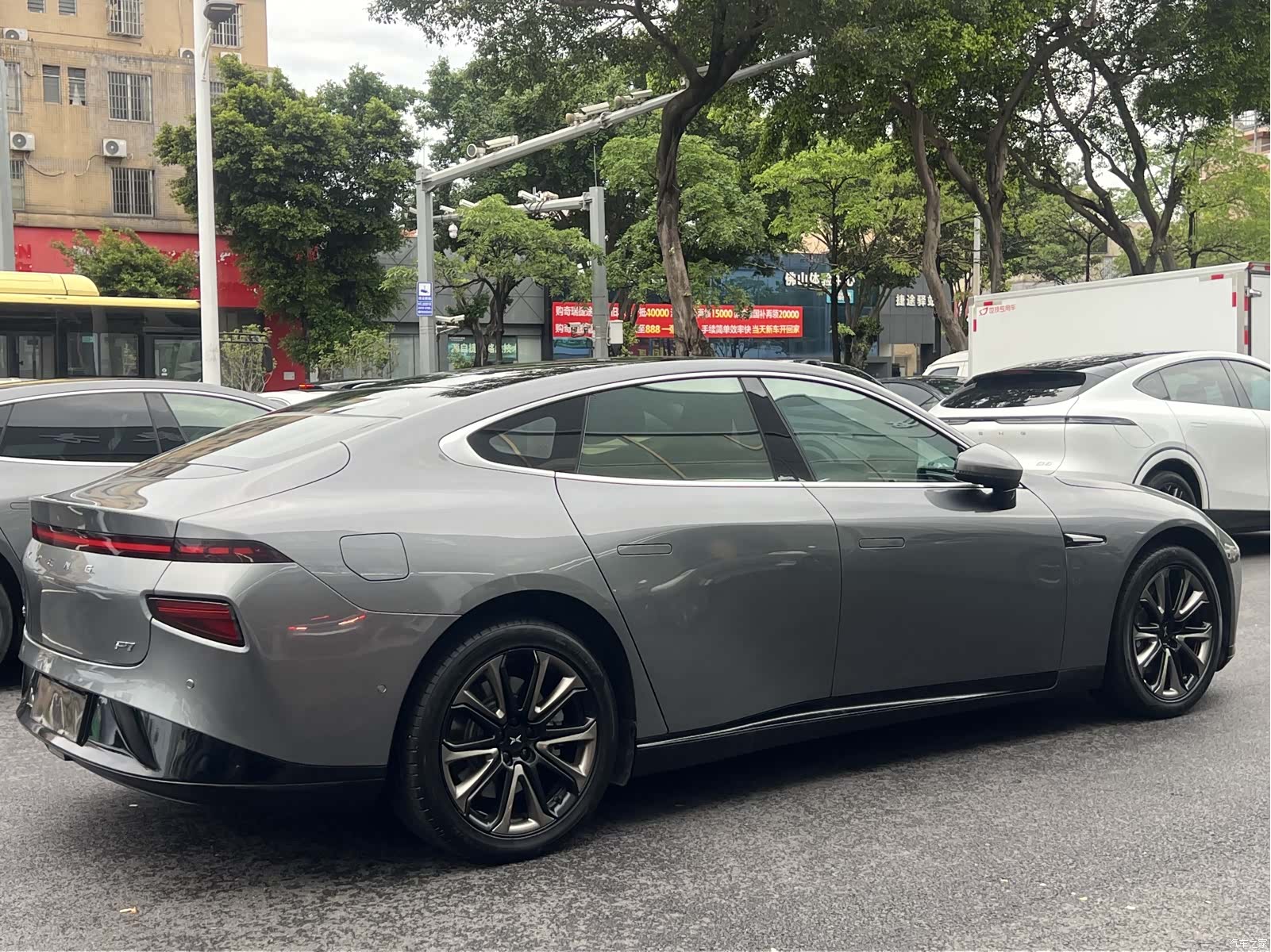Xpeng P7, 2021 8