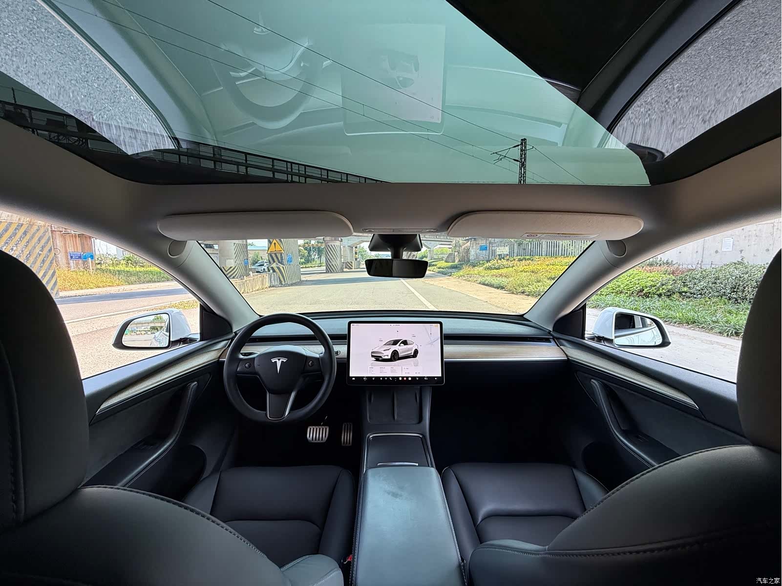 Tesla Model Y, 2023 7