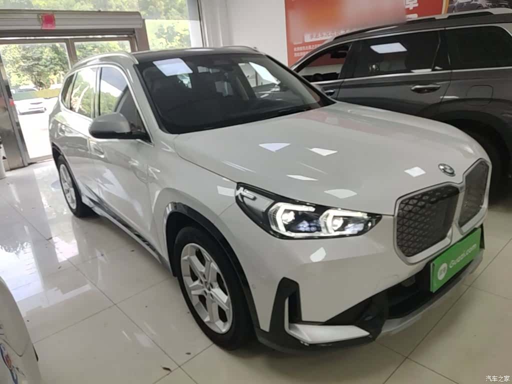 BMW iX1, 2024 4