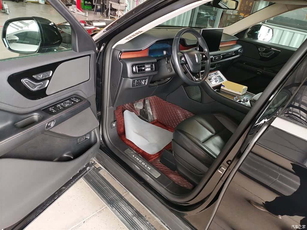 Lincoln Aviator, 2022 16