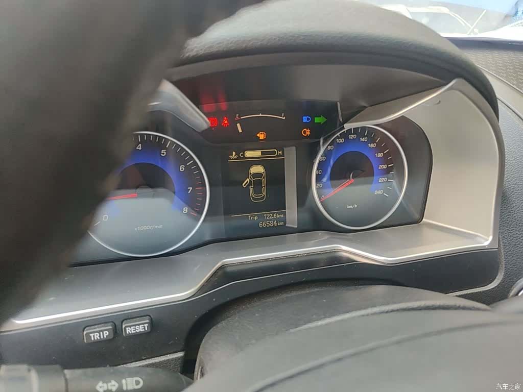 Geely Emgrand, 2016 12
