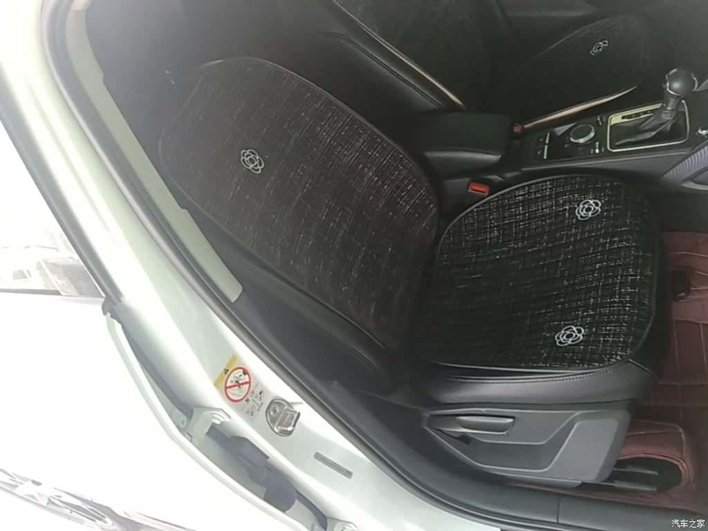 Audi Q2L, 2019 19